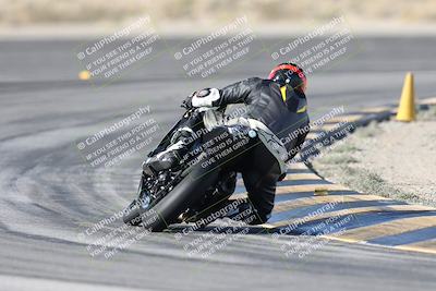 media/Dec-01-2025-Moto Forza (Mon) [[2daa91e15f]]/1-Advanced Group/Session 2 Turn 11 Backside/
